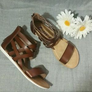 Guppy love by blowfish